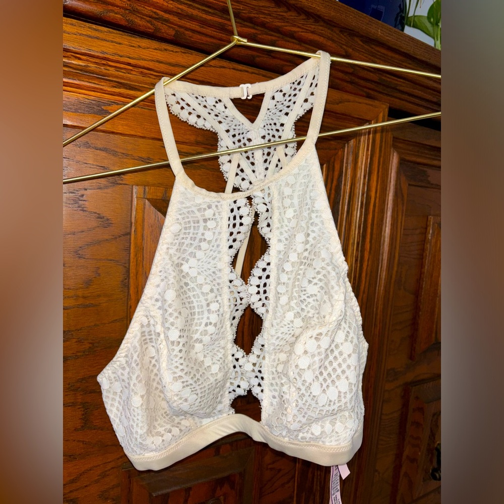 Beautiful Victoria’s Secret racerback bralette